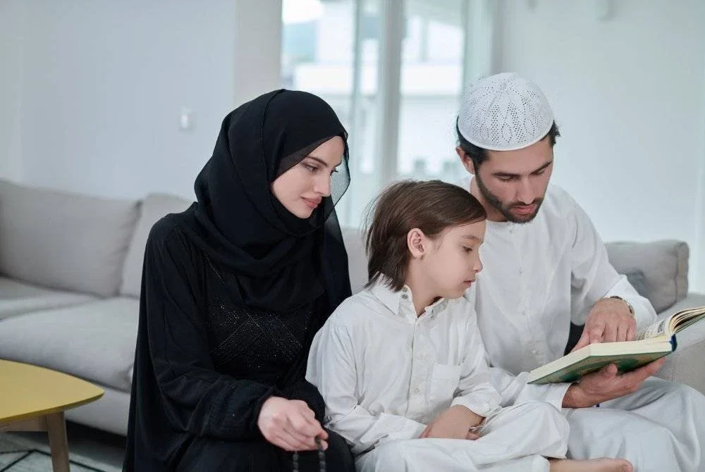 WARISKAN kecintaan kepada Rasulullah SAW kepada generasi seterusnya.
