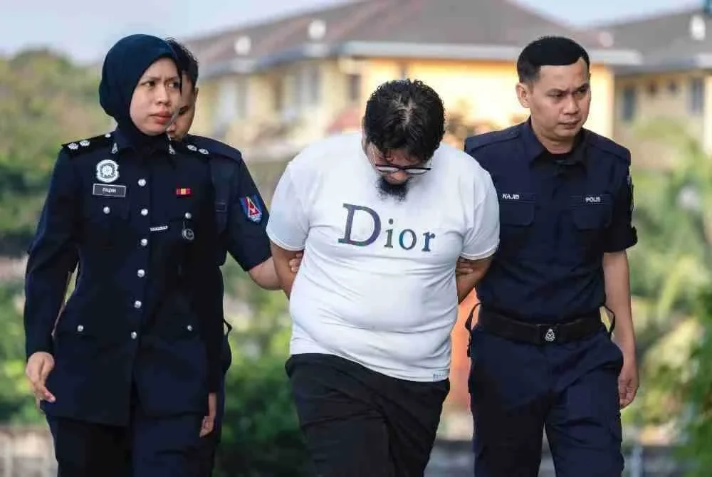 Muhammad Ilyas Jamaludin, 35, didakwa melakukan perbuatan itu terhadap dua kanak-kanak lelaki, masing-masing berumur 10 dan 11 tahun di premis berkenaan, antara Julai hingga Ogos 2026. Foto Bernama