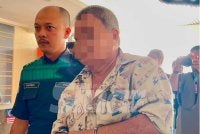 Suspek direman tujuh hari bermula Isnin untuk membantu siasatan berkenaan kes pukul jirannya.