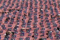 PUTRAJAYA - Para pelajar membuat persembahan dalam segmen Human Graphic pada sesi latihan sempena Sambutan Hari Kebangsaan 2026 di Dataran Putrajaya hari ini.
Seramai 1,500 para pelajar terlibat dalam segmen tersebut. - Foto: Bernama