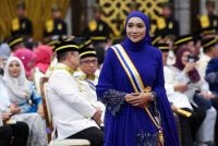 Penyanyi kelahiran Merlimau, Jasin iaitu Datuk Siti Roziana Zain atau Ziana Zain dianugerahkan Darjah Pangkuan Seri Melaka (D.P.S.M) yang membawa gelaran Datuk pada Istiadat Penganugerahan Darjah, Tauliah, Bintang dan Pingat Kebesaran bersempena dengan Hari Jadi ke-77 Yang Dipertua Negeri Melaka Tun Mohd Ali Rustam di Balai Istiadat Seri Negeri dekat Ayer Keroh hari ini. Foto Bernama