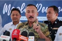 Ketua Pengarah Agensi Antidadah Kebangsaan (AADK), Datuk Ruslin Jusoh pada sidang media pada Majlis Penyerahan Projek Kerja-kerja Pengubahsuaian Pejabat AADK Daerah Hulu Terengganu di Ajil, hari ini. Foto Bernama 