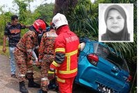 Seorang wanita warga emas maut selepas kereta jenis Perodua Axia dinaikinya dipercayai terbabas sebelum merempuh sebatang pokok di Jalan Cabang 4 Salam, Rantau Panjang pada Isnin.Foto:JBPM