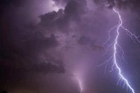 MetMalaysia mengeluarkan amaran ribut petir, hujan lebat dan angin kencang di empat negeri. Gambar hiasan 