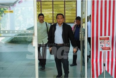 Wakil Aman Palestin hadir ke Mahkamah Tinggi Shah Alam pada Isnin bagi keputusan permohonan lucut hak dana milik syarikat itu. Foto SINAR HARIAN/NOOR AZLIDA ALIMIN