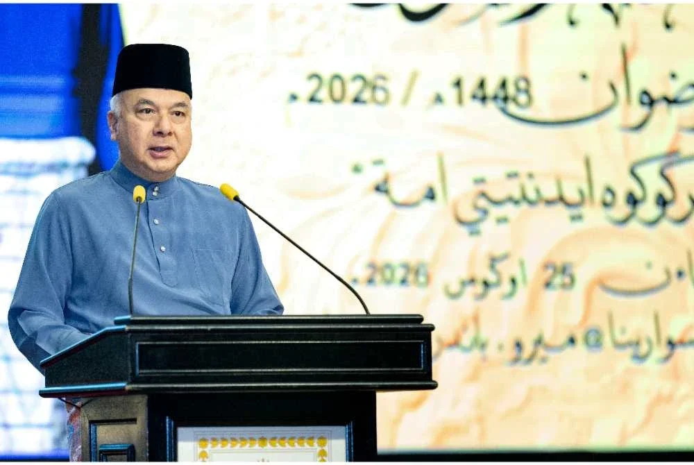 Sultan Perak Sultan Nazrin Shah berkenan menyampaikan titah pada sambutan Maulidur Rasul 1448H/2026M Peringkat Negeri Perak hari ini. Foto Bernama