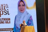 Madinah ketika sesi soal jawab pada program Musyawarah Nasional bertajuk Realiti dan Persepsi: Jangan Mempolitikkan Tabung Haji di Premiera Hotel Kuala Lumpur pada Selasa.