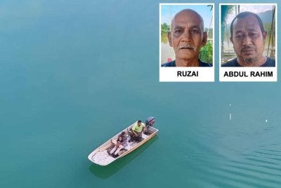 Fenomena air biru yang kerap melanda Sungai Perak sejak akhir-akhir ini menimbulkan keresahan dalam kalangan nelayan darat. FOTO: Nelayan