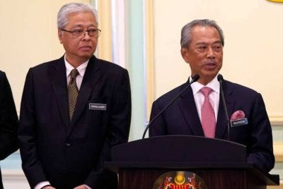 Nasib dua bekas Perdana Menteri iaitu Muhyiddin (kanan) dan Ismail Sabri kini menjadi tumpuan rakyat minggu ini.