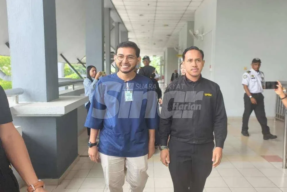 Abdullah dibawa SPRM untuk membayar jaminan