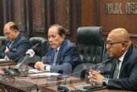 Ismail (tengah) ketika sidang akhbar selepas Mesyuarat Exco pada Rabu.