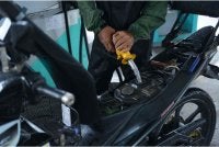 Harga runcit petrol RON97, RON95 dan diesel tanpa subsidi masing-masing naik antara 5 sen seliter.