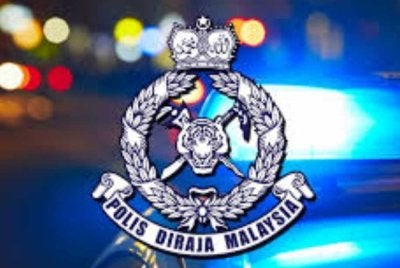 Seorang lelaki warga emas di Gua Musang melecur selepas dipercayai disimbah cuka getah oleh isterinya ketika sedang tidur. Gambar hiasan