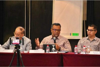 SG4 menganjurkan SG4 Round Table Discussion on Malaysian SMEs di Kuala Lumpur yang diketuai Haim Hilman (tengah) dengan menghimpunkan institusi kewangan, pemain industri, agensi pelaburan dan agensi pembangunan ekonomi.