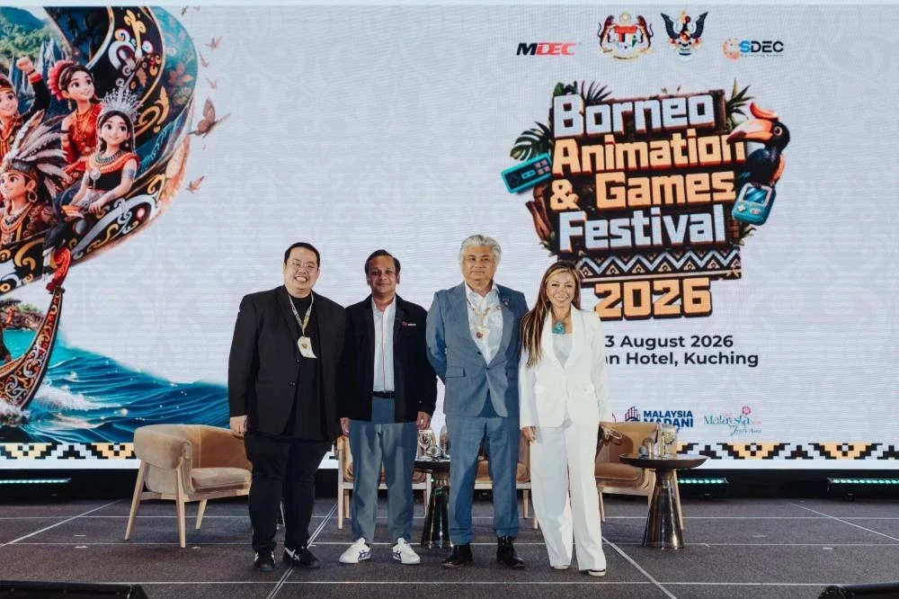 Dari kiri: Norman Goh, Anuar Fariz, Sudarnoto dan Tiara pada sesi perbincangan khas bertajuk Featured Panel: Building a Sustainable Ecosystem for the Digital Content Revolution sempena BAGFest 2026, di Kuching.