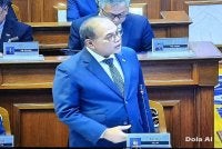 Wan Rosdy menjawab soalan dalam Sidang DUN Pahang.