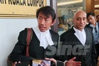 Amer Hamzah pada sidang akhbar di Kompleks Mahkamah Kuala Lumpur di sini pada Khamis.