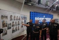 Shazeli menunjukkan antara individu yang ditahan Polis Selangor dalam serbuan di sekitar Lembah Klang baru-baru ini.