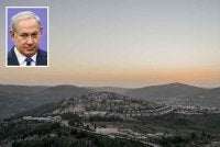 Netanyahu (gambar kecil) merancang meluaskan lagi projek penempatan haram Yahudi selepas lebih 100 pos ditubuhkan sejak beberapa dekad lalu. Foto Agensi