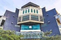JPN Sarawak dalam kenyataan pada Khamis memaklumkan penutupan itu melibatkan 28 sekolah rendah (2,242 murid) dan dua sekolah menengah (1,793 murid).