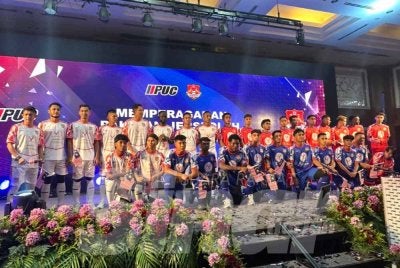 Barisan keseluruhan pemain Kelantan City yang diperkenalkan pada majlis di Kota Bharu.