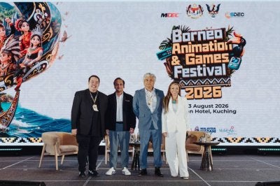 Dari kiri: Norman Goh, Anuar Fariz, Sudarnoto dan Tiara pada sesi perbincangan khas bertajuk Featured Panel: Building a Sustainable Ecosystem for the Digital Content Revolution sempena BAGFest 2026, di Kuching.