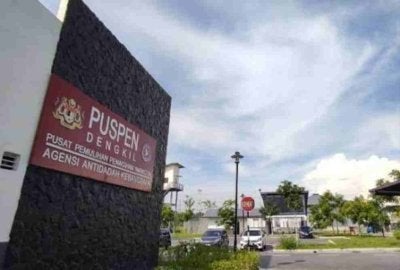 Dua penghuni Pusat Pemulihan Penagihan Narkotik (PUSPEN) Dengkil, Selangor melarikan diri dari pusat berkenaan pada Khamis.