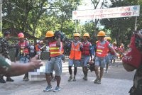 Angka kematian akibat banjir kilat di Nepal meningkat kepada 472 orang pada Jumaat. Foto AFP