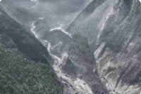 Tasik itu terbentuk di kawasan hulu, berhampiran lokasi yang dilanda banjir kilat dahsyat pada Rabu. Foto: NDTV
