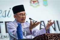Anwar menyampaikan ucapan pada Program Sesi Temu Anwar Sempena Ambang Merdeka Sahabat Madani di Institut Pendidikan Guru Kampus Tuanku Bainun, Bukit Mertajam hari ini. Foto: Bernama