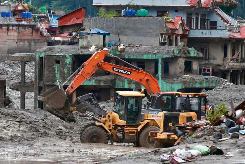 Mayat ditemukan sehingga ke kawasan sempadan dengan India. Sekurang-kurangnya 638 orang dilaporkan hilang di wilayah Nepal termasuk 511 warga asing. Foto: AFP