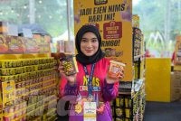 Tengku Norhanim ketika ditemui Sinar Harian di reruai Karangkraf Kids n Nims di Kiddies Wonderland District 3 MAHA 2026. FOTO: AISYAH BASARUDDIN.