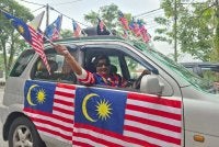 Sejak 2017 lagi Ratha telah mencuri perhatian ramai apabila menghias sendiri Perodua Kembara miliknya dengan puluhan Jalur Gemilang pelbagai saiz. 