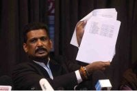 Manivannan menunjukkan antara senarai nama individu yang masih gagal dihubungi sehingga kini dalam sidang akhbar pada Sabtu.