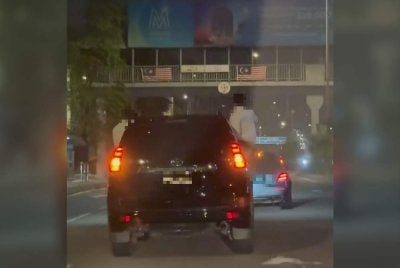 Mohd Zamzuri berkata, kesemua lelaki berumur 23 hingga 26 tahun itu ditahan di sekitar ibu negara dan telah dibebaskan dengan jaminan polis. Foto tular