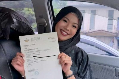 Kimberly berkongsi perkara berkenaan menerusi media sosial dengan meluahkan rasa syukur selain menyifatkan keputusan itu sebagai antara detik paling istimewa dalam hidupnya.