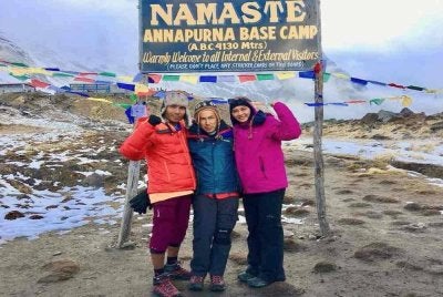 Gambar kenangan Amy bersama Loe Solo ketika berada di Nepal pada 2018.