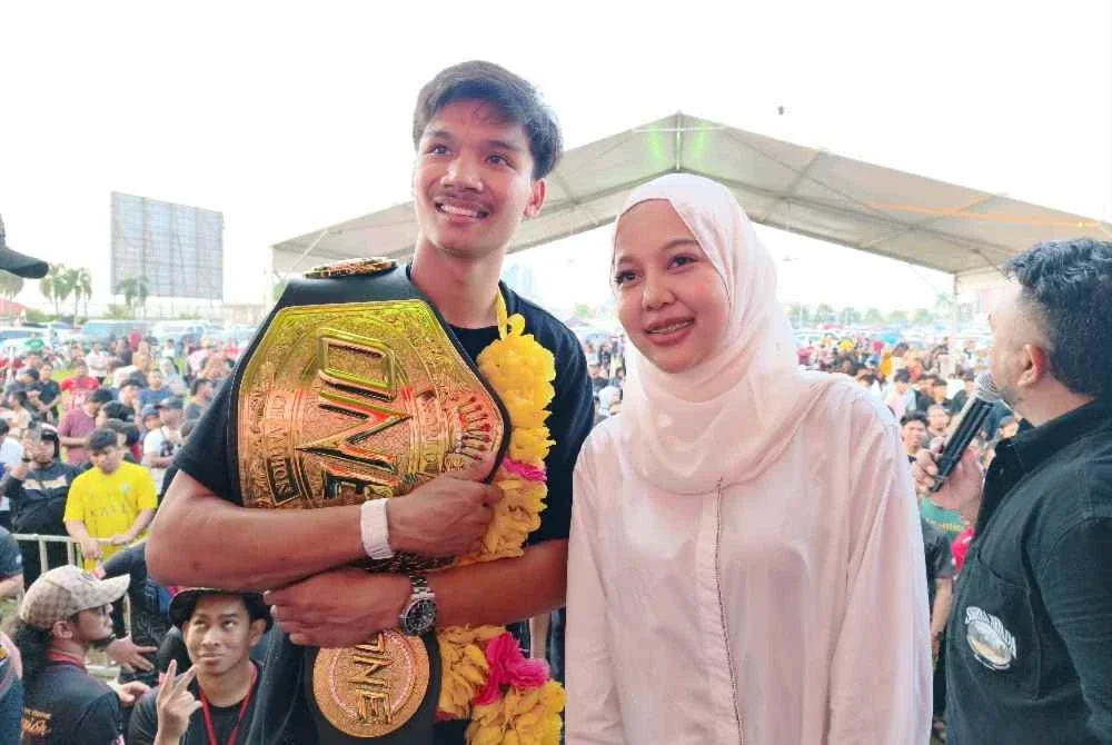 Aliff Rakib bakal menamatkan zaman bujangnya dalam masa terdekat bersama gadis pilihan dari Thailand.