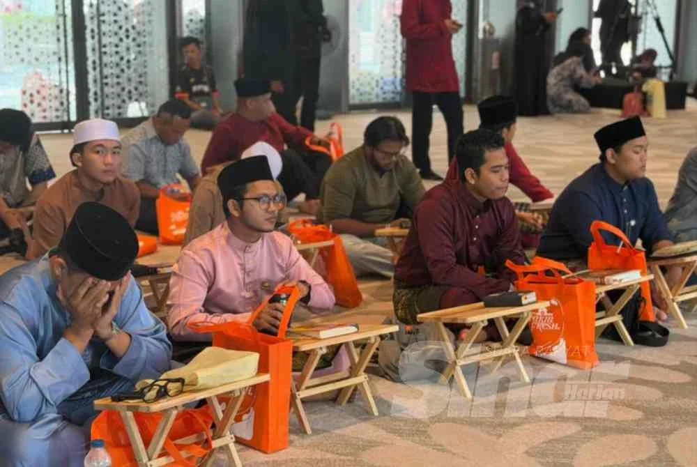 Peserta Malaysia #QuranHour 2026 yang hadir di Masjid Al-Sultan Abdullah Presint Merdeka 118 pada Ahad.