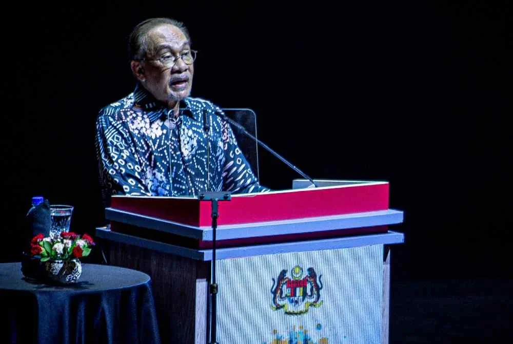 Anwar ketika menyampaikan ucapan pada Majlis Amanat Perdana Hari Kebangsaan Tahun 2026 di Pusat Konvensyen Antarabangsa Putrajaya (PICC) hari ini. - Foto: Bernama