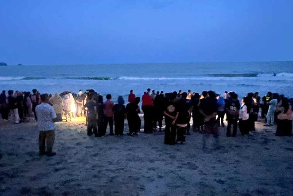 Dua beranak dilaporkan lemas ketika mandi di pantai Kampung Punggai, Pengerang pada Ahad.