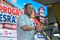 Amirudin ketika berucap pada Program Aspirasi Anak Muda Nasional (NANBA) Generasi Muda: Pewaris Kemerdekaan, Peneraju MADANI di Sekolah Menengah Kebangsaan Sungai Pusu, Gombak hari ini. - Foto: Bernama