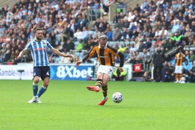 Millar (kanan) menyumbat gol tunggal untuk membantu Hull menewaskan Coventry 1-0 dalam saingan EPL pada Sabtu. Foto AFP