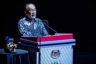 Anwar ketika menyampaikan ucapan pada Majlis Amanat Perdana Hari Kebangsaan Tahun 2026 di Pusat Konvensyen Antarabangsa Putrajaya (PICC) hari ini. - Foto: Bernama
