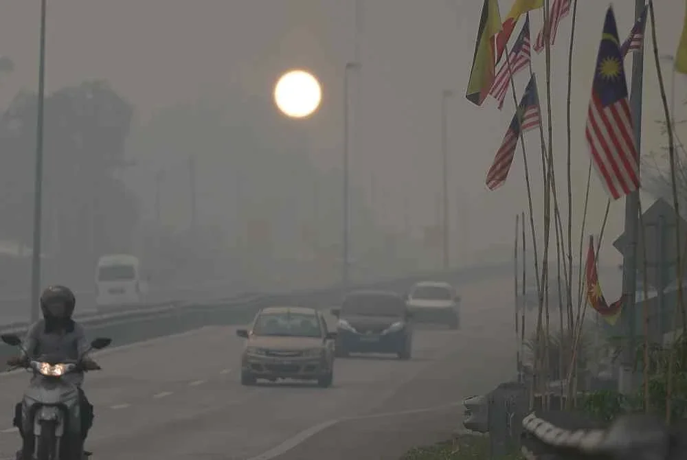 Empat kawasan di Sarawak dikenal pasti mencatatkan bacaan IPU tahap bahaya. Foto fail Bernama