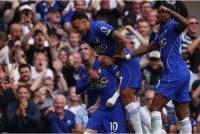 Palmer (kiri) menyumbat satu gol ketika membantu Chelsea menewaskan Brighton 4-3 di Stamford Bridge. - Foto : AFP.