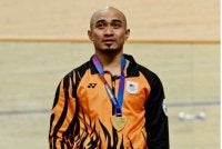 Jijoe tidak dapat menahan sebak selepas mendapat pengesahan KBS dan MSN dalam misi ke LA28. Foto : Agensi.