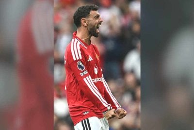 Fernandes meledak hatrik ketika membantu United mengalahkan Ipswich 5-2 dalam aksi EPL di laman sendiri pada Ahad. Foto AFP