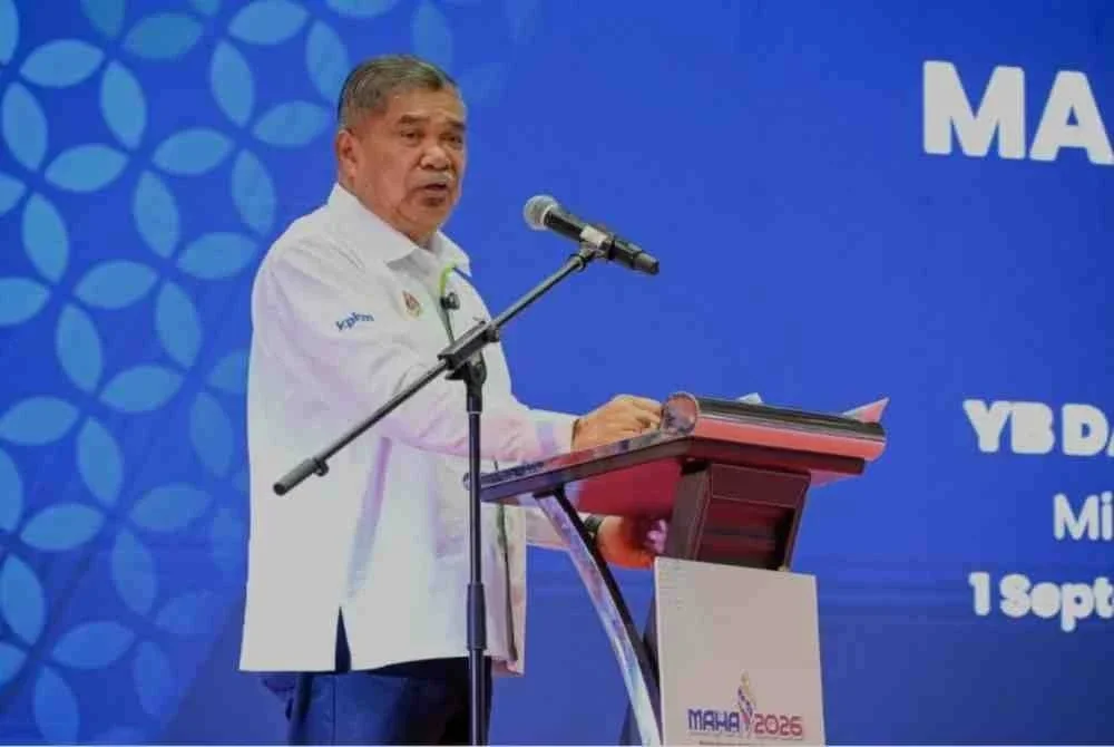 Menteri Pertanian dan Keterjaminan Makanan, Datuk Seri Mohamad Sabu berucap di Majlis Pertukaran Memorandum Persefahaman (MoU) di MAHA Trade Days 2026 pada Selasa.