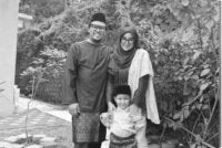 Tiga beranak yang maut dikenal pasti sebagai Muhammad Nazatul Nazmi, 32, isterinya, Nur Atiqah Sofiya Mohd Kazwan, 32, serta anak lelaki mereka, Muhammad Armaan Nazeef, empat tahun.